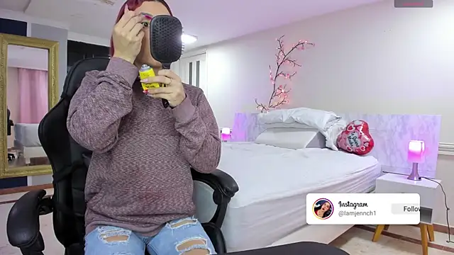 charolbruce 1 online show from February 25, 11:54 am