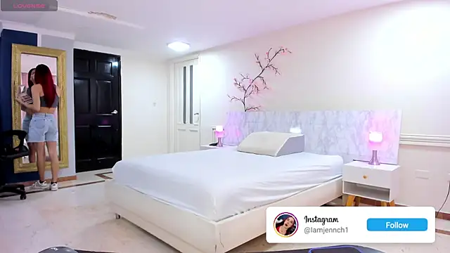 Snapshot of charolbruce_1 chatting on June 30, 12:05 pm charolbruce 1 online show from June 30, 12:05 pm