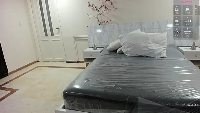 charolbruce 1 online show from April 8, 11:44 am