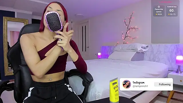 charolbruce 1 online show from November 8, 12:20 pm