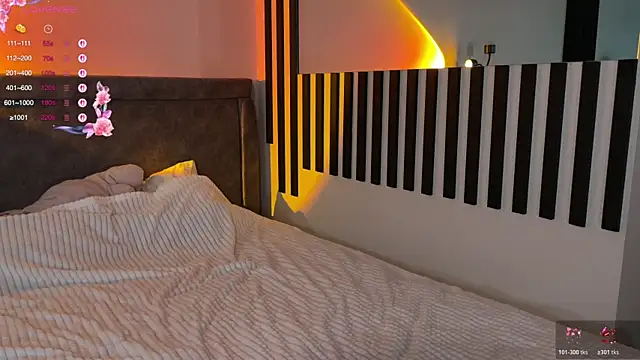 Li Amelie  online show from October 26, 4:51 pm