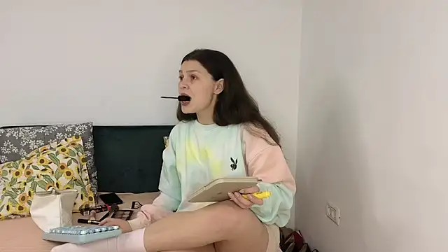 MadameDeFeu online show from March 2, 3:19 pm