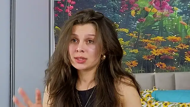 Snapshot of MadameDeFeu chatting on February 17, 12:38 pm MadameDeFeu online show from February 17, 12:38 pm