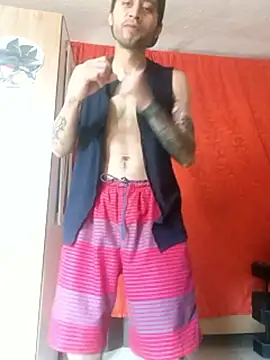 Snapshot of Mich_Stev9524 chatting on February 18, 4:47 pm Mich Stev9524 online show from February 18, 4:47 pm