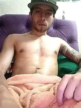 Snapshot of Mich_Stev9524 chatting on February 22, 4:15 am Mich Stev9524 online show from February 22, 4:15 am