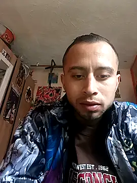 Snapshot of Mich_Stev9524 chatting on November 20, 7:47 pm Mich Stev9524 online show from November 20, 7:47 pm
