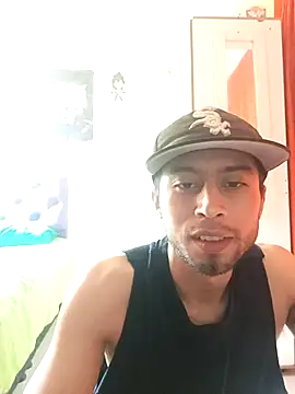 Snapshot of Mich_Stev9524 chatting on February 6, 5:20 pm Mich Stev9524 online show from February 6, 5:20 pm