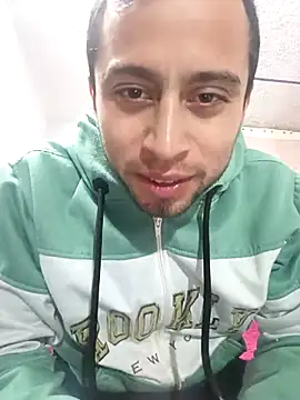 Snapshot of Mich_Stev9524 chatting on November 16, 3:11 am Mich Stev9524 online show from November 16, 3:11 am