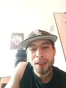 Snapshot of Mich_Stev9524 chatting on February 4, 9:10 pm Mich Stev9524 online show from February 4, 9:10 pm
