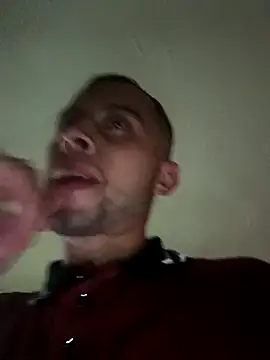 Snapshot of Mich_Stev9524 chatting on November 18, 10:34 pm Mich Stev9524 online show from November 18, 10:34 pm