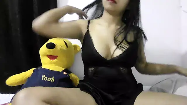 DakotaHoland online show from April 14, 10:26 pm