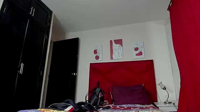 DakotaHoland online show from March 6, 5:35 am