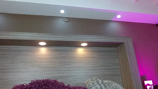 AbigailWilliams  online show from March 25, 12:04 pm