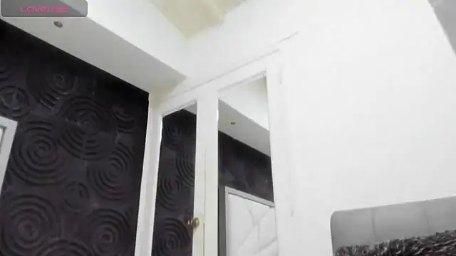 AbigailWilliams  online show from November 11, 11:05 am