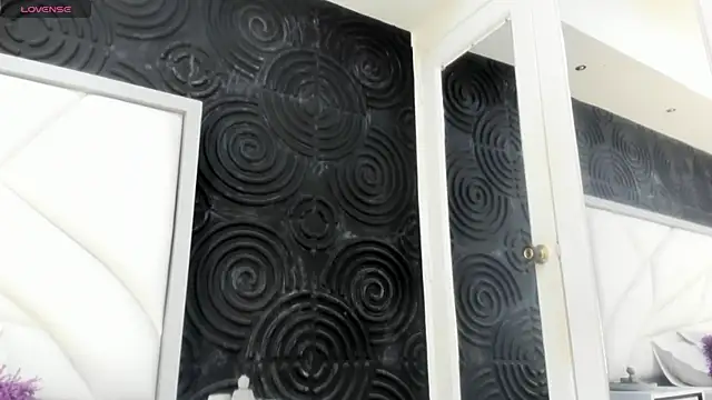 AbigailWilliams  online show from November 21, 11:20 am