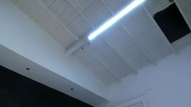 Snapshot of AbigailWilliams_ chatting on October 13, 11:12 am AbigailWilliams online show from October 13, 11:12 am
