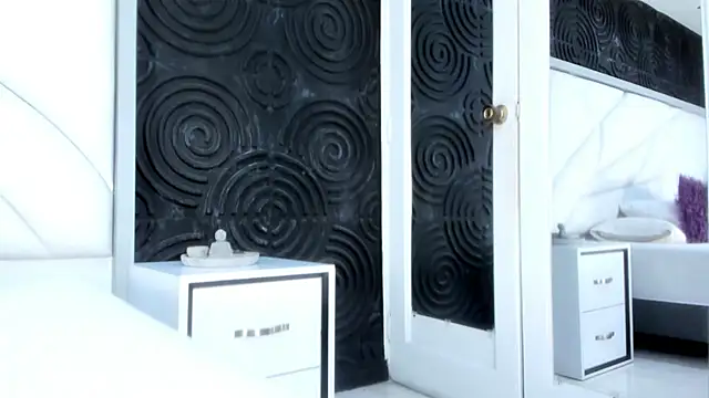 AbigailWilliams  online show from November 10, 11:15 am