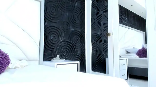 AbigailWilliams  online show from November 4, 11:14 am