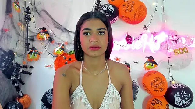 BarbieHotLaura online show from October 26, 4:07 pm