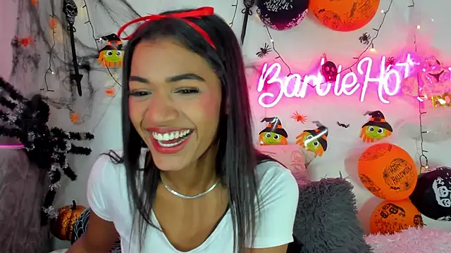 BarbieHotLaura online show from October 22, 3:44 pm