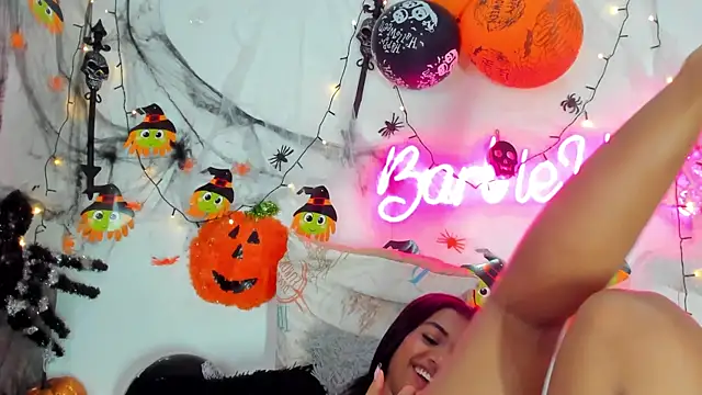 BarbieHotLaura online show from October 23, 3:49 am