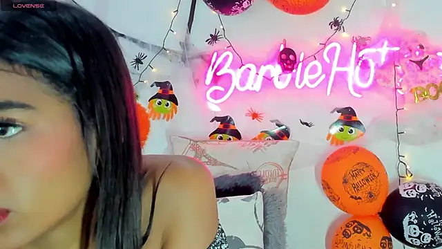 BarbieHotLaura online show from October 25, 2:39 pm