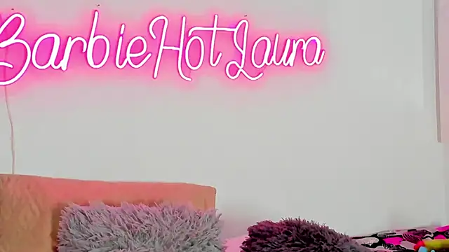 Snapshot of BarbieHotLaura chatting on September 18, 10:02 pm BarbieHotLaura online show from September 18, 10:02 pm