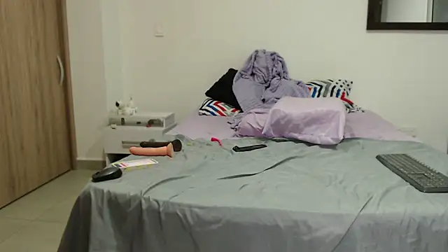 Snapshot of AnnieRoss69 chatting on February 6, 1:38 am AnnieRoss69 online show from February 6, 1:38 am
