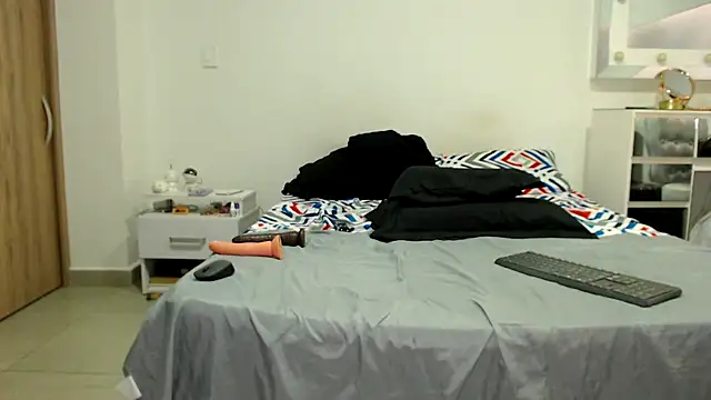 Snapshot of AnnieRoss69 chatting on December 5, 7:12 pm AnnieRoss69 online show from December 5, 7:12 pm