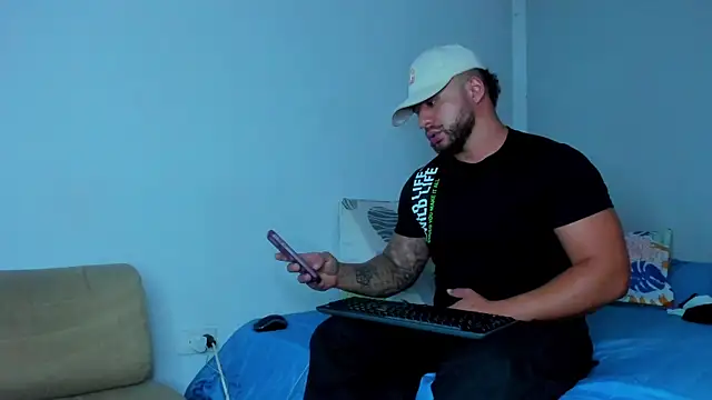 ToonyDee online show from November 14, 3:54 am