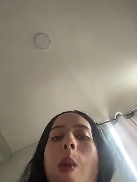Snapshot of salome-brown chatting on June 16, 2:06 pm salome-brown online show from June 16, 2:06 pm