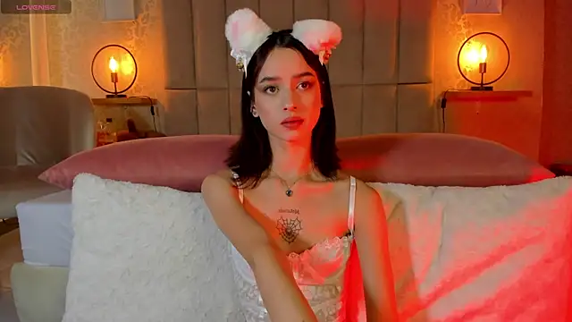 Snapshot of salome-brown chatting on March 1, 8:53 pm salome-brown online show from March 1, 8:53 pm