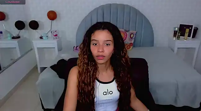 Snapshot of charlotte_0309 chatting on January 8, 12:06 am charlotte 0309 online show from January 8, 12:06 am