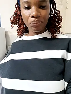 Snapshot of SexyHipsStar chatting on November 9, 6:23 pm SexyHipsStar online show from November 9, 6:23 pm