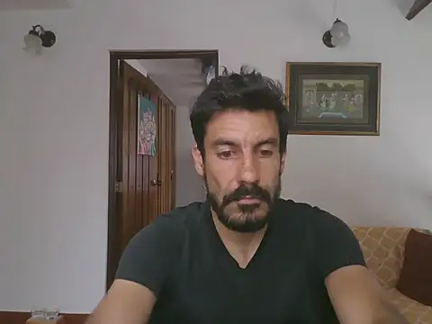 Snapshot of elkike1980 chatting on June 18, 3:06 pm elkike1980 online show from June 18, 3:06 pm