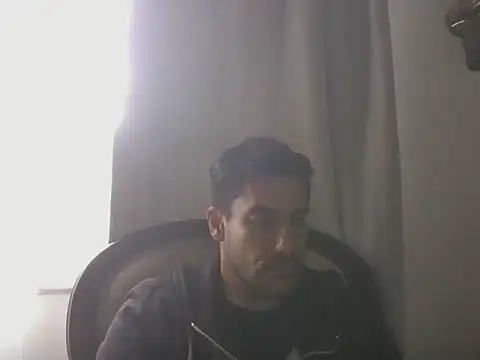 elkike1980 online show from May 8, 3:49 pm