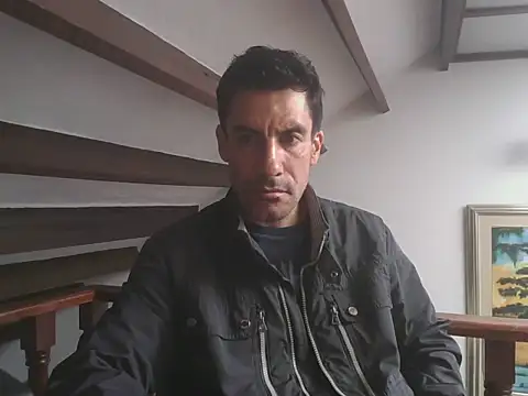 elkike1980 online show from April 30, 2:13 pm