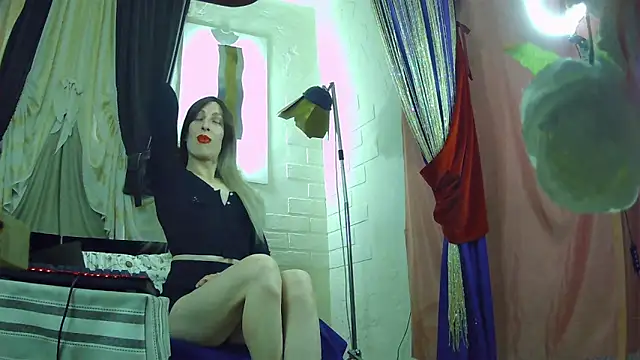 Mary Loon online show from January 6, 12:09 pm