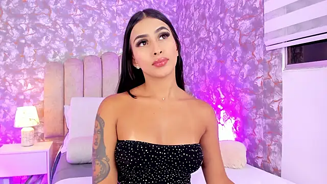 MiaTowson online show from October 16, 12:30 am