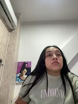 Snapshot of cata_megan chatting on December 5, 3:20 am cata megan online show from December 5, 3:20 am