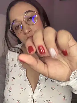 Snapshot of cata_megan chatting on February 9, 11:04 pm cata megan online show from February 9, 11:04 pm