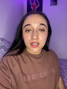 Snapshot of cata_megan chatting on December 15, 12:07 am cata megan online show from December 15, 12:07 am