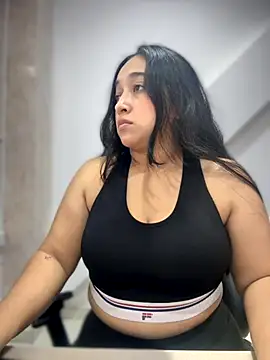 cata megan online show from December 4, 7:40 am