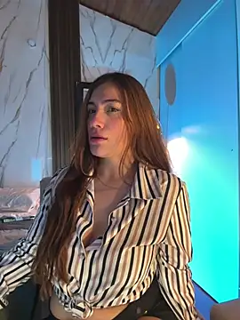 Snapshot of emmily_d chatting on June 24, 6:50 pm emmily d online show from June 24, 6:50 pm