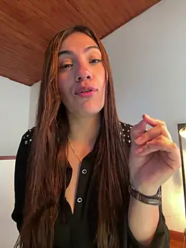 Snapshot of emmily_d chatting on April 25, 6:49 pm emmily d online show from April 25, 6:49 pm