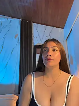 Snapshot of emmily_d chatting on May 8, 10:13 pm emmily d online show from May 8, 10:13 pm