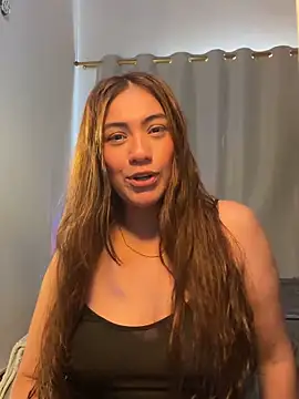 Snapshot of emmily_d chatting on June 20, 7:52 pm emmily d online show from June 20, 7:52 pm