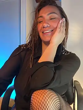 Snapshot of emmily_d chatting on May 25, 6:28 pm emmily d online show from May 25, 6:28 pm
