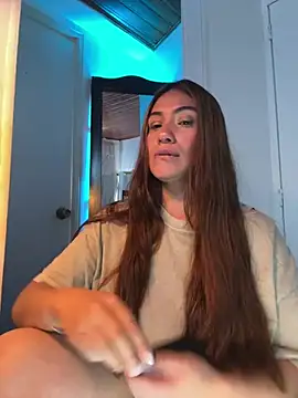 Snapshot of emmily_d chatting on July 11, 9:04 pm emmily d online show from July 11, 9:04 pm