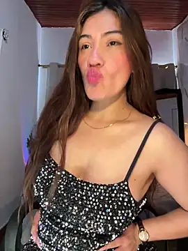 Snapshot of emmily_d chatting on April 24, 6:10 pm emmily d online show from April 24, 6:10 pm